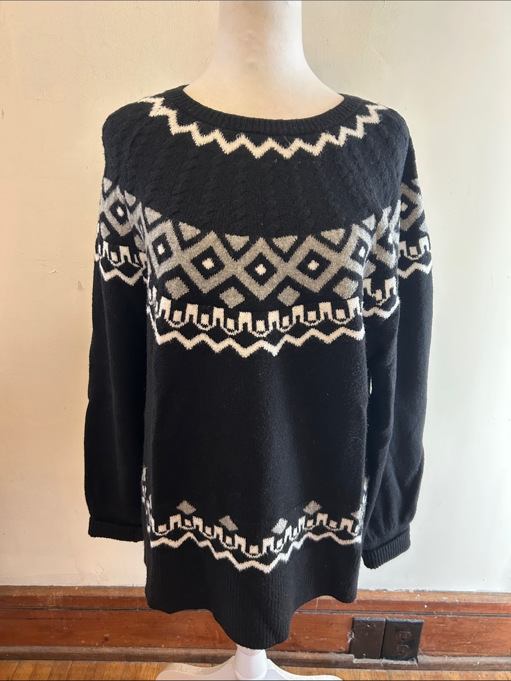 Loft Black Ivory Gray Geometric Knit Sweater Size L NWOT